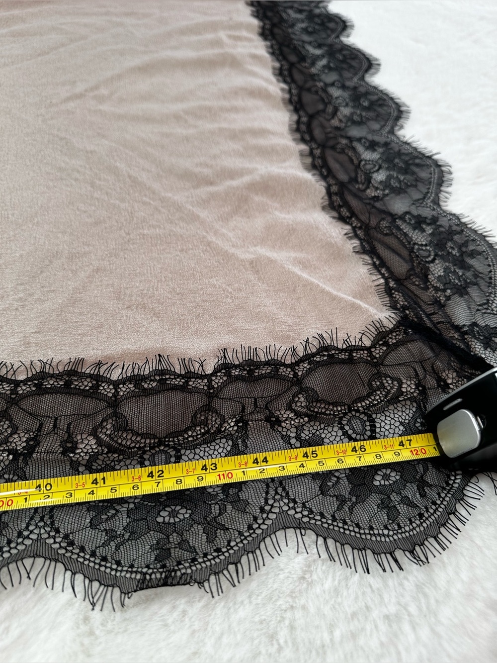 La Fiorentina Taupe Wrap with Black Floral Lace Edging triangle - Picture 7 of 12